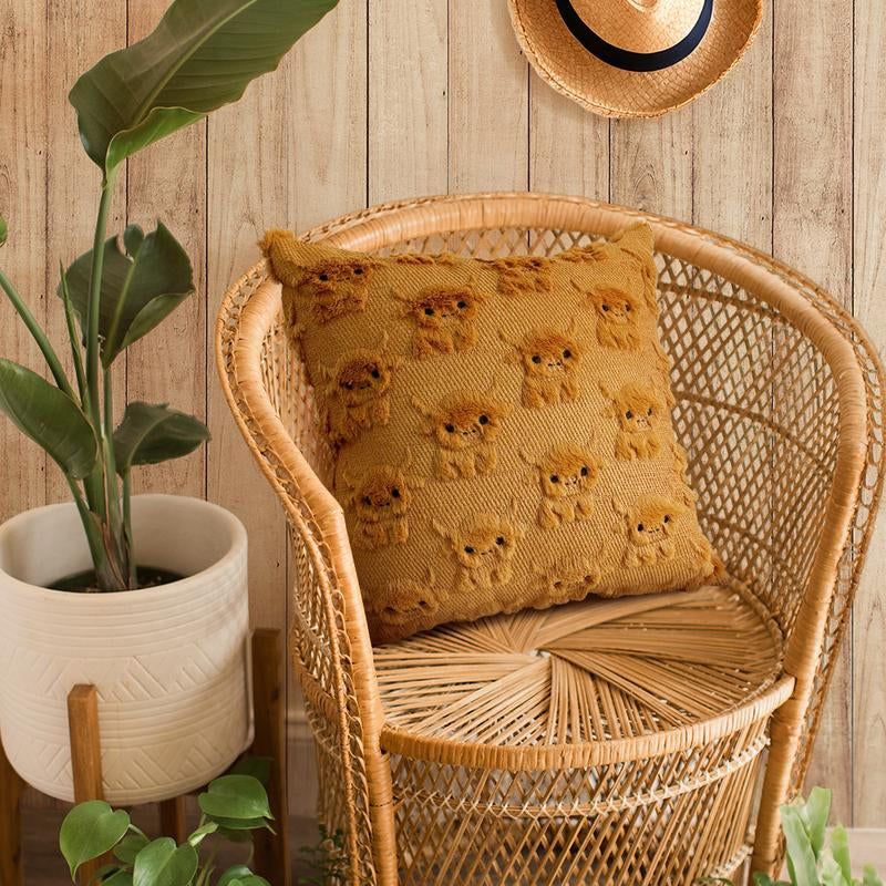 Highland Cow Pillow Farmhouse Pillow Covers 18X18 Cow Faux Fur Couch Pillows for Living Room Home Decor Farmhouse Decor Gifts Cow