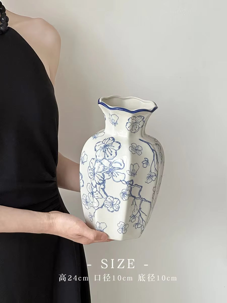 Vintage Ceramic Vase Blue and White Procelain Flower Pot Hand-Painted Vase for Flowers Home Decor Balcony Living Room Decoration