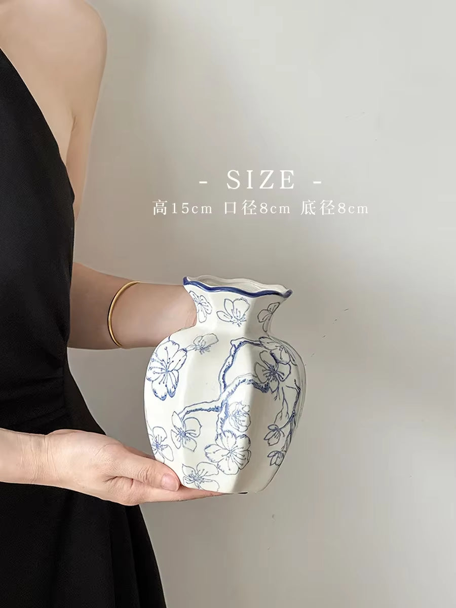 Vintage Ceramic Vase Blue and White Procelain Flower Pot Hand-Painted Vase for Flowers Home Decor Balcony Living Room Decoration