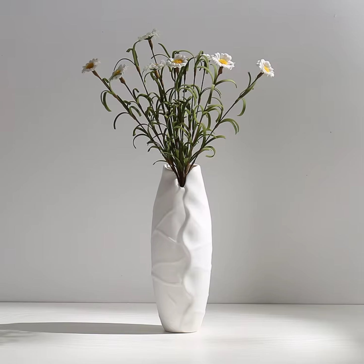 Minimalist Ceramic Flower Vase Room White Flower Ware Office Desktop Decorations Jar Ikebana Flowers Vase Nordic Vase Vase